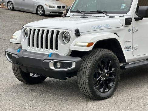 Used 2023 Jeep Wrangler Unlimited Sahara image 38