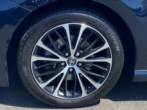 Used 2018 Toyota Camry SE FWD image 8
