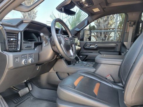 Used 2024 GMC Sierra 2500 AT4 w/ AT4 Premium Plus Package image 7