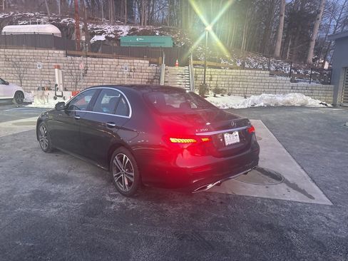 Used 2021 Mercedes-Benz E 350 4MATIC Sedan image 2