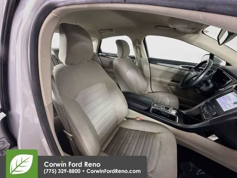 Used 2019 Ford Fusion SE FWD image 25