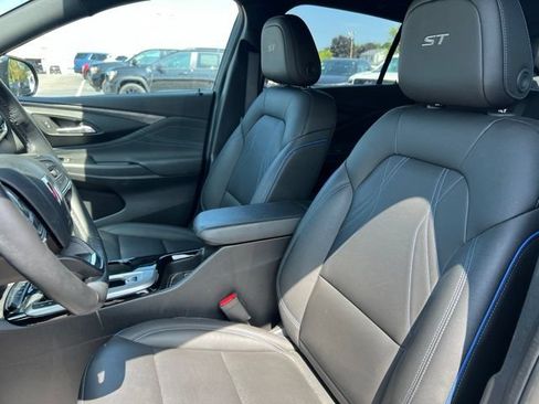 Used 2025 Buick Envista Sport Touring w/ Convenience I Package FWD image 21