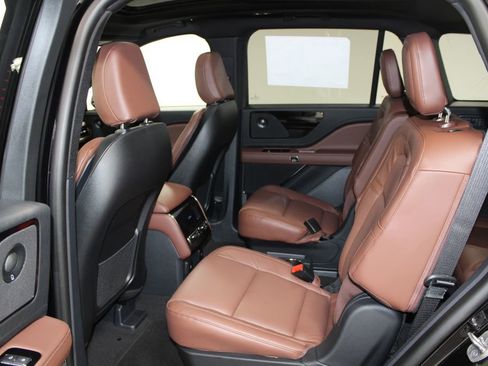 New 2026 Lincoln Aviator Reserve image 25