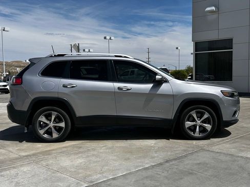 Used 2019 Jeep Cherokee Limited image 9