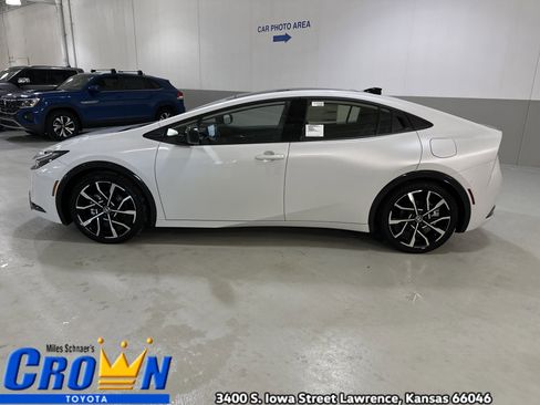 New 2026 Toyota Prius Plug-In Hybrid image 5