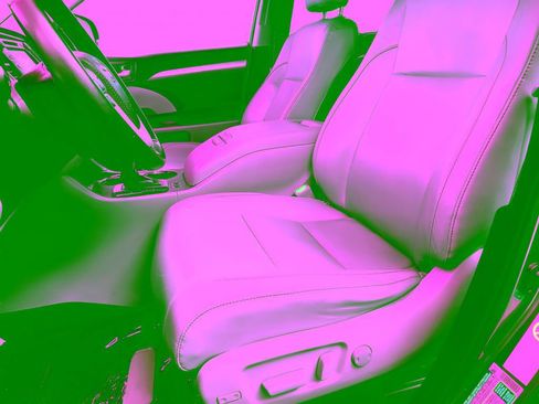 Used 2019 Toyota Highlander XLE AWD/4WD image 19