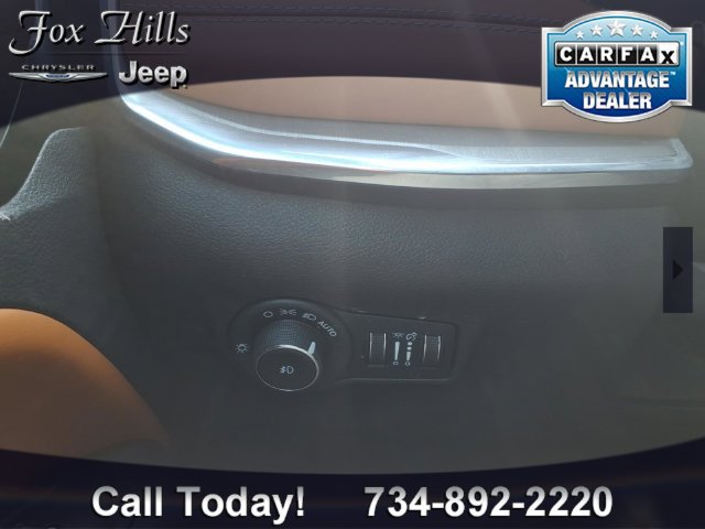 Certified 2024 Jeep Compass Limited w/ Sun and Sound Group AWD/4WD image 17