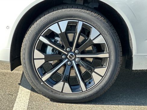 Used 2026 Volvo XC60 B5 Plus w/ Protection Package Premier AWD/4WD image 32