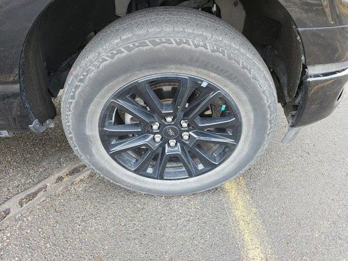 Used 2024 Ford F150 Platinum image 10