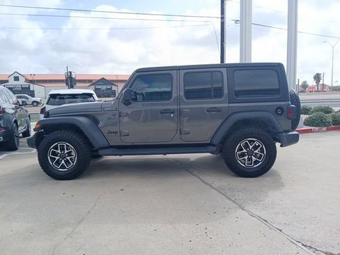 Used 2025 Jeep Wrangler Unlimited Sport AWD/4WD image 6