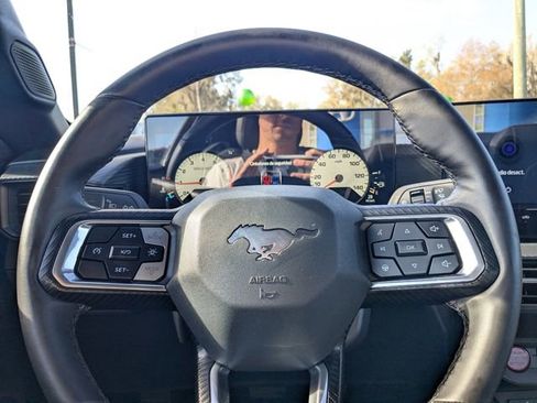 Used 2024 Ford Mustang Coupe image 18