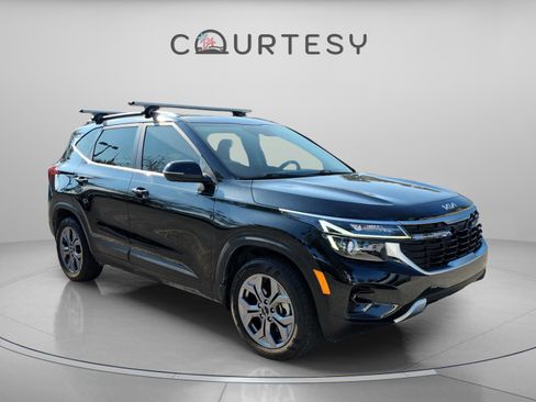 Certified 2024 Kia Seltos S image 9