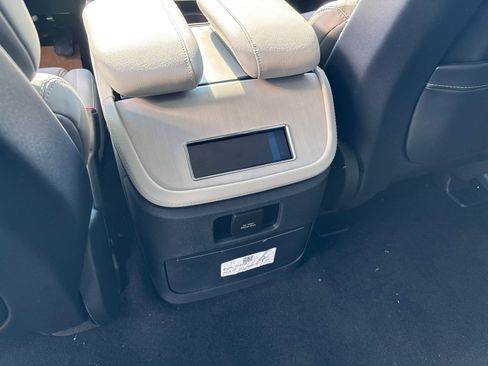 New 2026 Lincoln Navigator L Premier AWD/4WD image 31