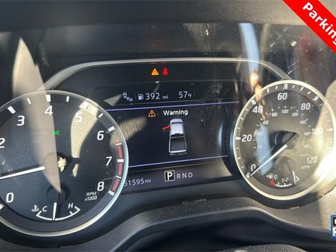 Used 2023 Nissan Titan SV w/ SV Convenience Package image 3