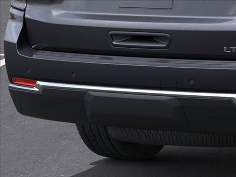 New 2026 Chevrolet Suburban LT AWD/4WD image 14