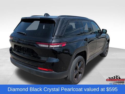 Used 2025 Jeep Grand Cherokee 4WD image 4