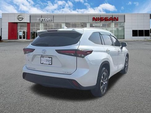 Used 2026 Toyota Highlander XLE AWD/4WD image 7