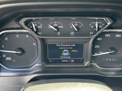 Used 2021 GMC Sierra 2500 SLT w/ SLT Premium Package image 22