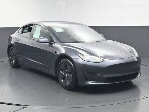 Used 2022 Tesla Model 3 Long Range AWD/4WD image 7