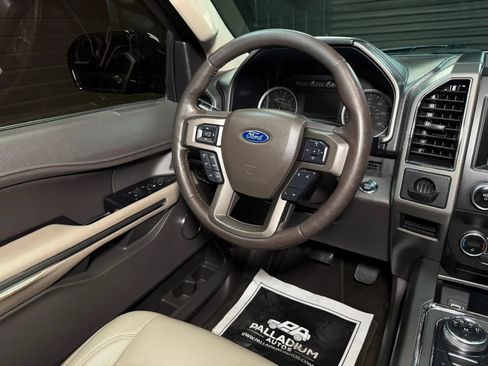 Used 2019 Ford Expedition XLT w/ Equipment Group 201A AWD/4WD image 19