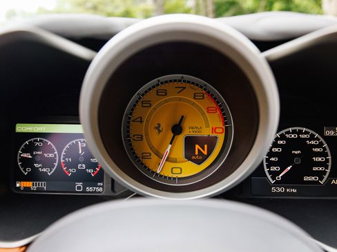 Used 2013 Ferrari FF image 27