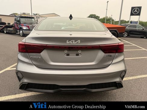 Used 2024 Kia Forte LXS w/ LXS Technology Package FWD image 7
