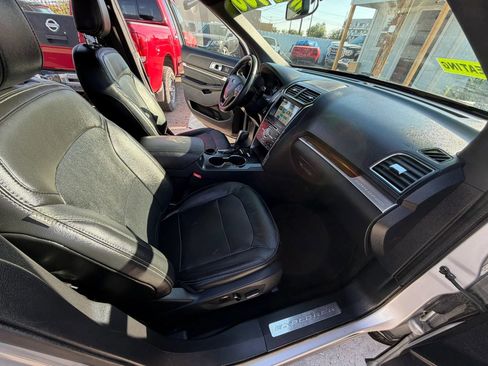 Used 2018 Ford Explorer Limited FWD image 15