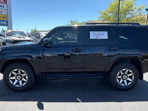 Certified 2022 Toyota 4Runner TRD Off-Road AWD/4WD image 6