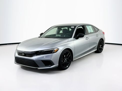 Used 2023 Honda Civic Sport image 1