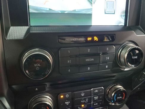 Used 2018 Ford F150 Raptor w/ Equipment Group 802A Luxury image 38