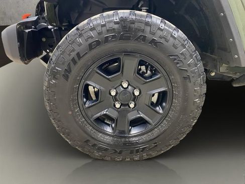 Used 2022 Jeep Gladiator Mojave w/ Cold Weather Group AWD/4WD image 25