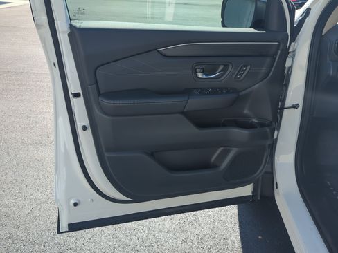 New 2026 Honda Pilot Touring image 16