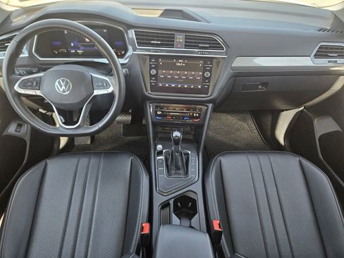 Used 2022 Volkswagen Tiguan SE w/ Panoramic Sunroof Package FWD image 20