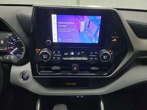 Used 2024 Toyota Highlander XLE image 21