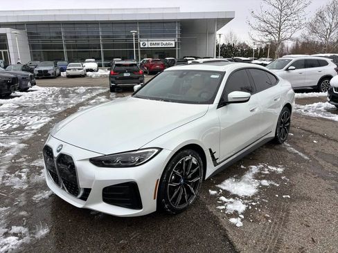 Certified 2022 BMW i4 eDrive40 w/ M Sport Package image 3