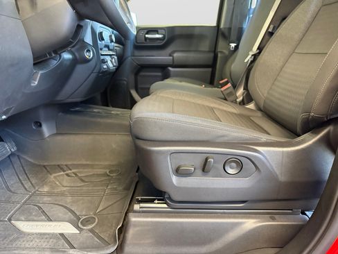 Used 2024 Chevrolet Silverado 1500 Custom Trail Boss w/ Turbomax Blackout Package AWD/4WD image 11