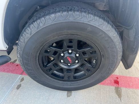 Used 2021 Toyota 4Runner SR5 Premium w/ Moonroof Package RWD image 29