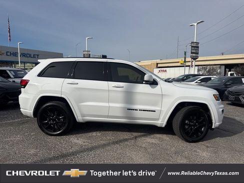 Used 2021 Jeep Grand Cherokee Laredo X image 5