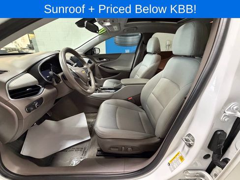 Used 2017 Chevrolet Malibu LT image 11