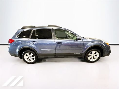 Used 2013 Subaru Outback 2.5i Limited w/ Moonroof Pkg image 4