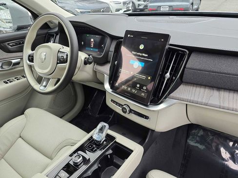 New 2026 Volvo XC90 B6 Ultra w/ Protection Package image 10