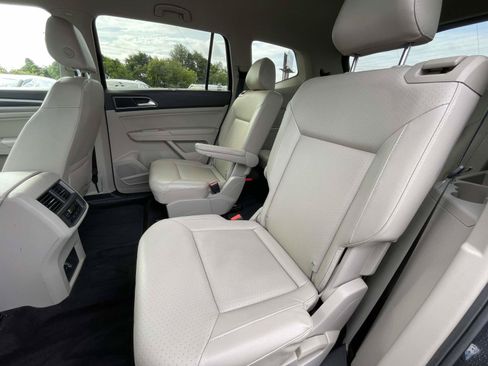 Used 2018 Volkswagen Atlas SE w/ R-Line Package FWD image 13