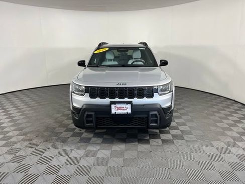 Used 2026 Jeep Cherokee Laredo AWD/4WD image 2