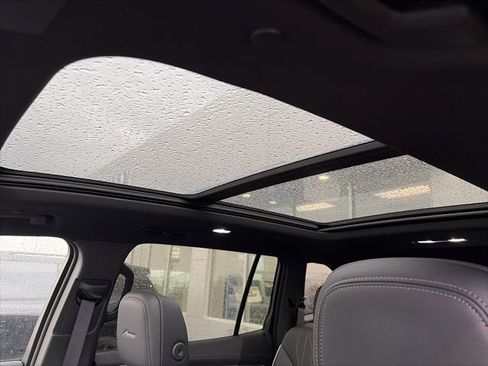 Used 2025 Buick Enclave Avenir w/ Super Cruise Package image 9