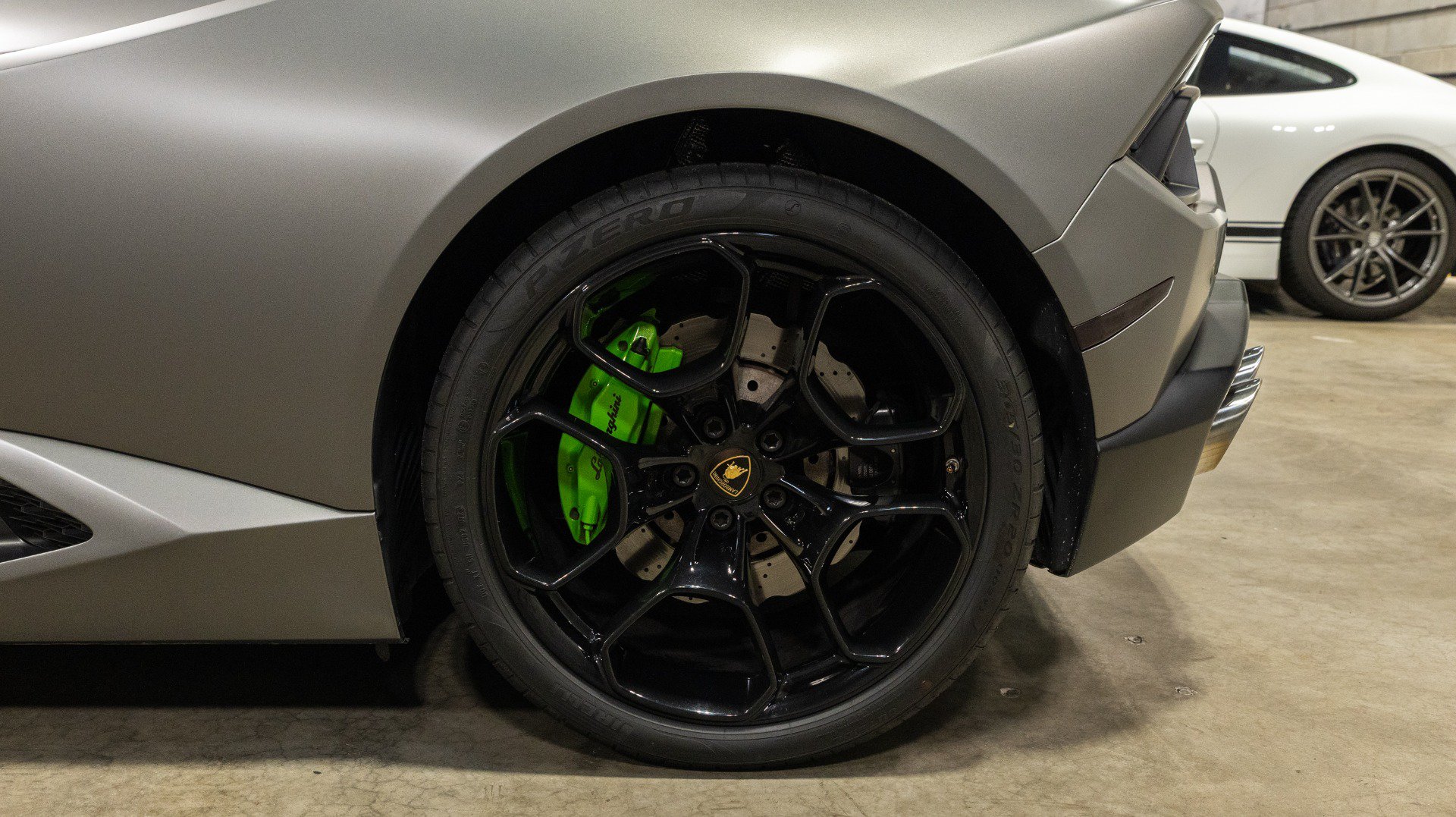 Used 2017 Lamborghini Huracan LP 580-2 RWD image 35