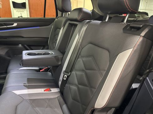 Certified 2025 Volkswagen Atlas Peak Edition SE image 24