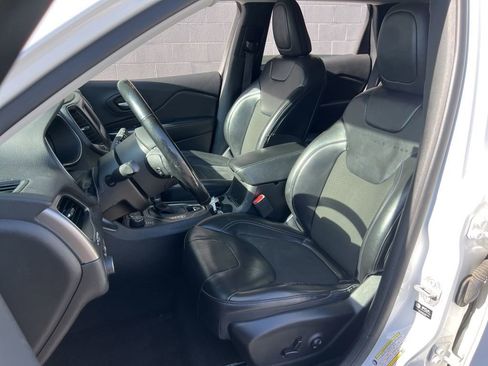 Used 2021 Jeep Cherokee Latitude Plus image 21