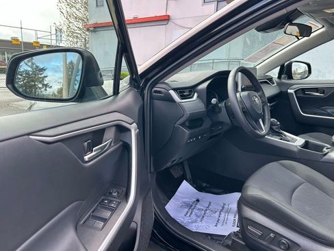 Certified 2024 Toyota RAV4 XLE w/ Convenience Package image 9