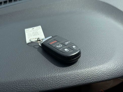 Used 2019 Jeep Grand Cherokee Limited w/ Luxury Group II AWD/4WD image 30