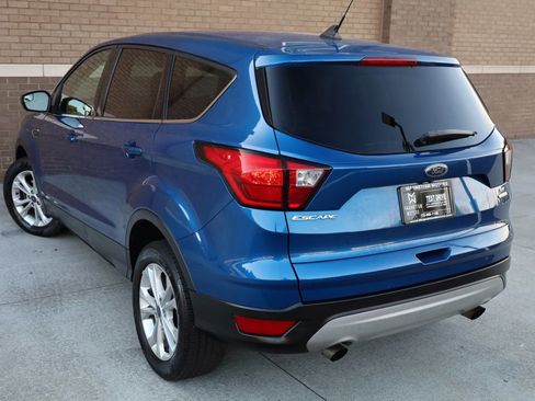 Used 2019 Ford Escape SE image 8